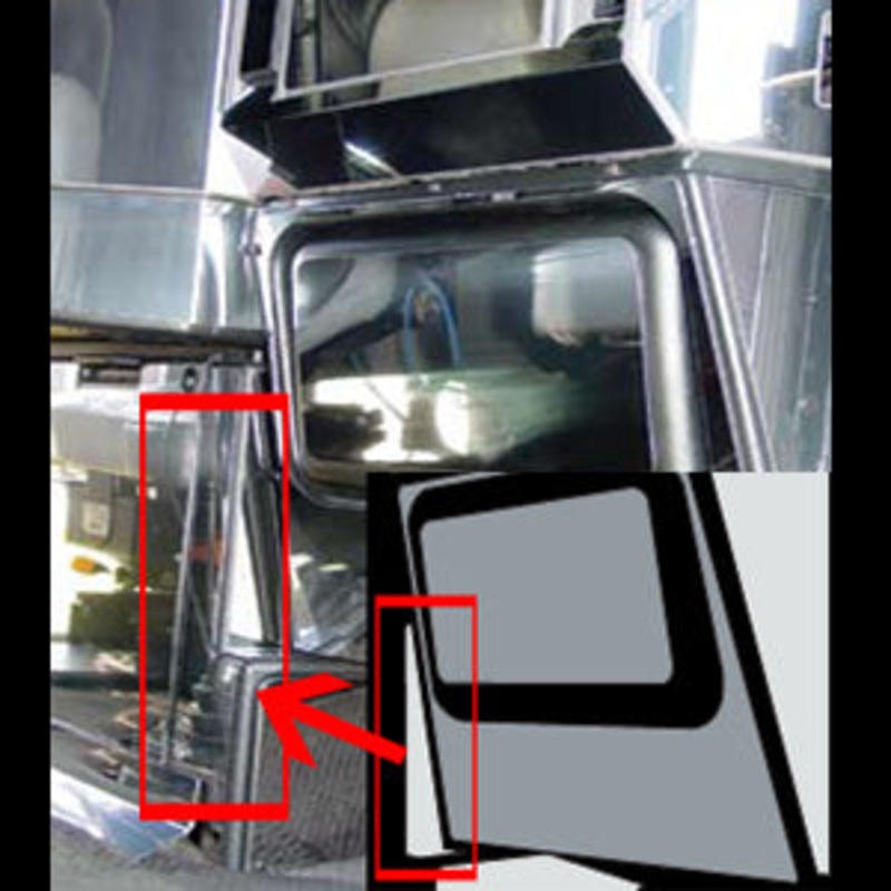 Freightliner Classic/FLD stainless steel passenger’s side upper left kick panel trim