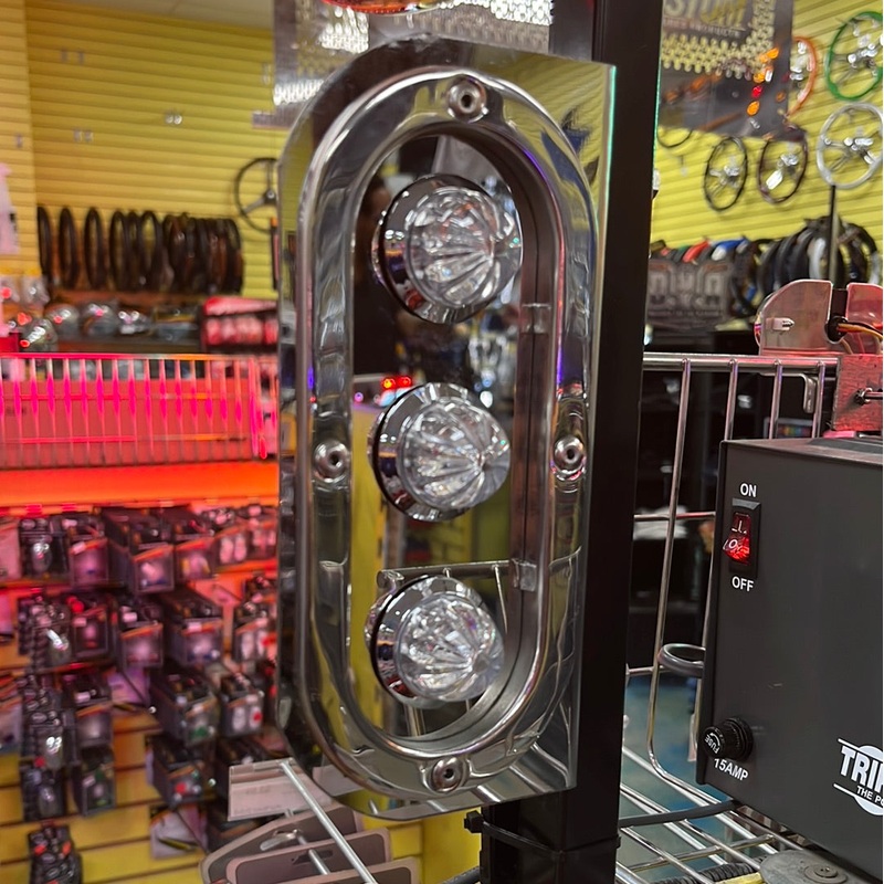 Oval stainless steel plate with holes for 3 mini-watermelon or 3/4 bullseye lights – SINGLE