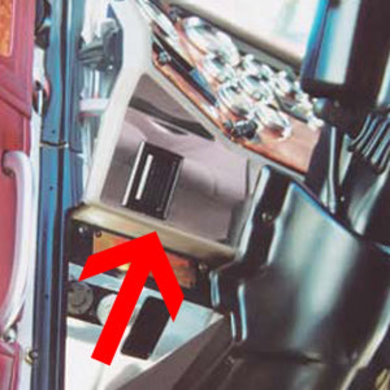 Peterbilt 1995-2000 stainless steel driver’s side lower dash vent trim