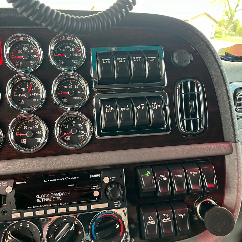 Rockwood Peterbilt 589 chrome billet aluminum bezel for group of 4 electric over air rocker switches – SINGLE