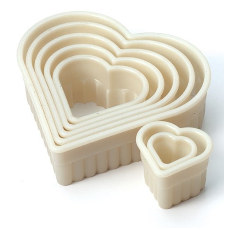 Mercer Dough Cutter Set, Fluted Heart Shapes 7 Pc- M35506