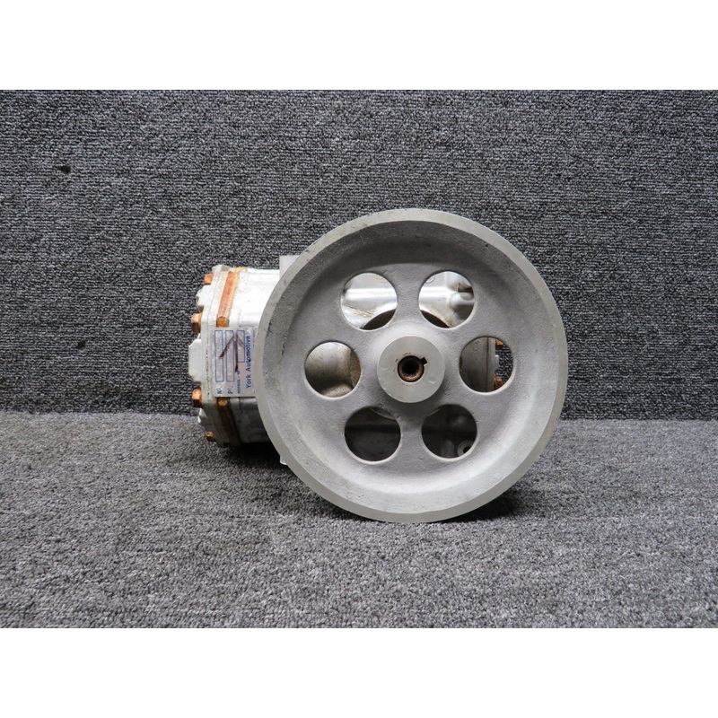 R206R-20662 York AC Compressor with Pully (Rusted)