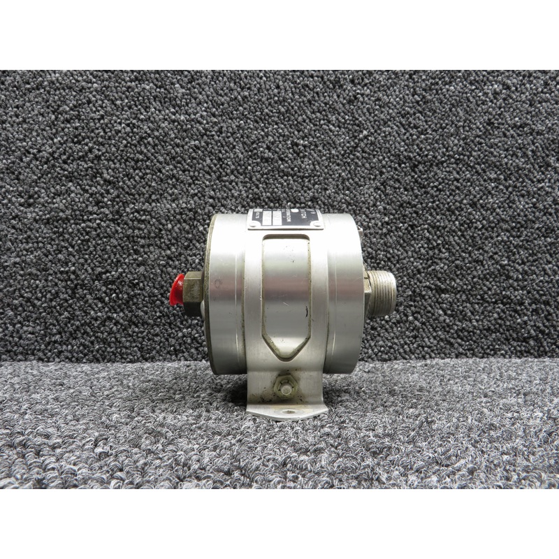 410B-15L-389 Meletron 410 Pressure Actuated Switch Volts: 28 Amps: 0.5