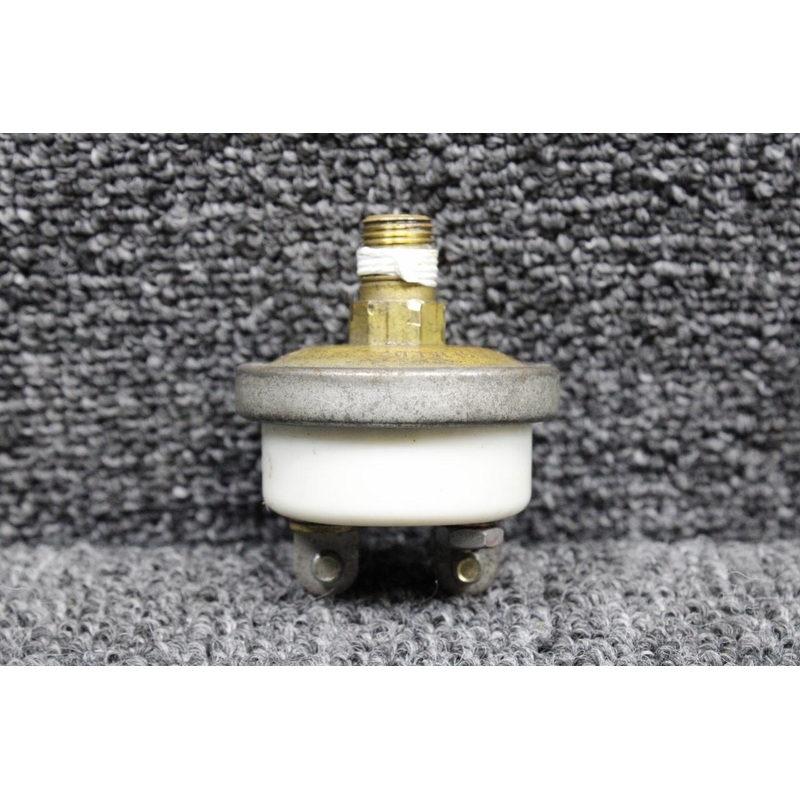 M-4006-4 (Alt: 587-990) Hobbs Oil Pressure Switch