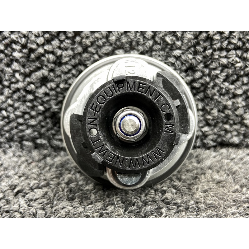 18051-002 Newton Equipment Aero 200 Locking Fuel Tank Cap (Minus Key)