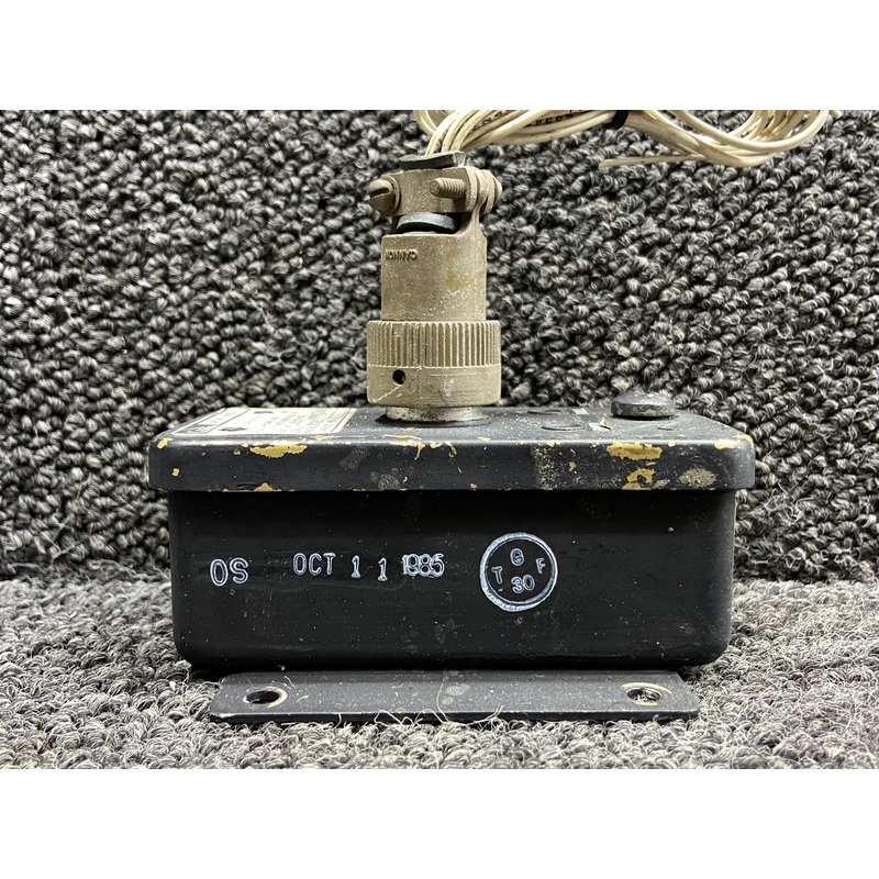 360-913-004 (Alt: 9910232-9) Gull Fuel Quantity Signal Conditioner (V: 28)