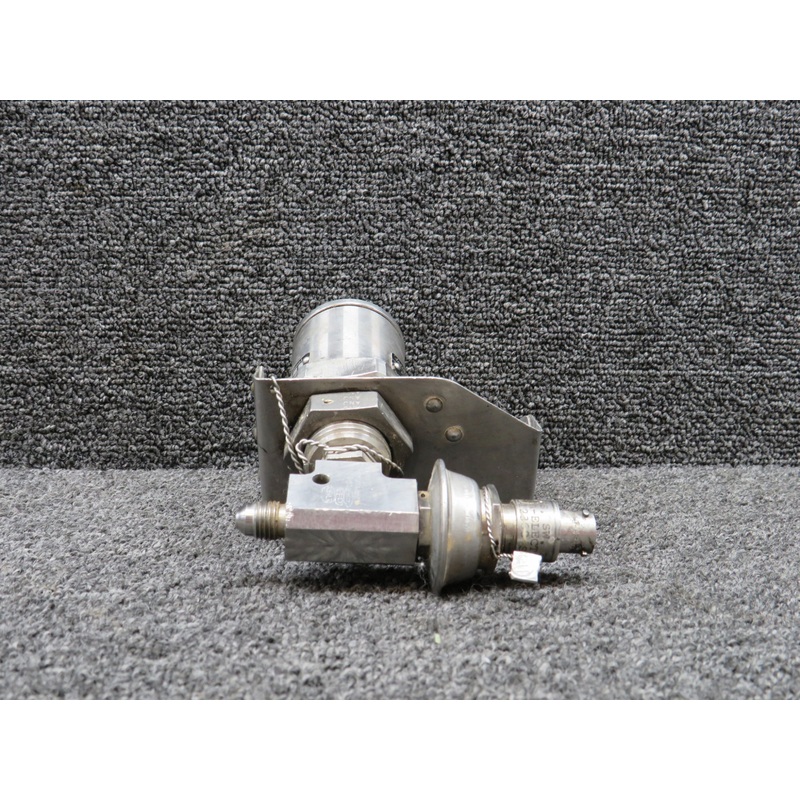 64251-200-1 Jaeger Oil Pressure Transmitter with Mount and Modifications (26V)