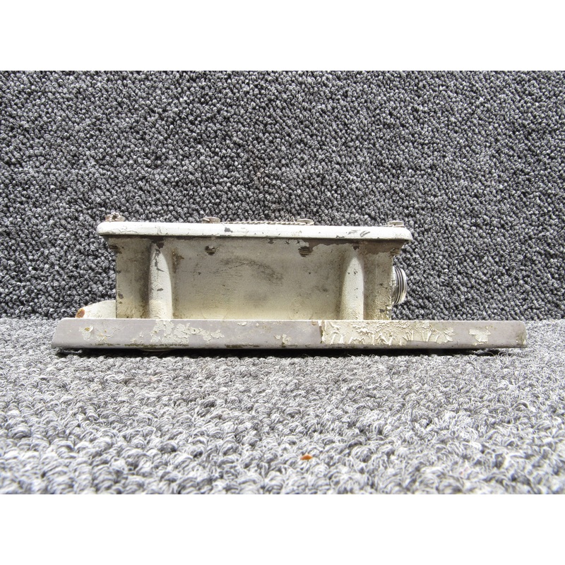 D1200 Graviner Relay Box with Bracket Volts: 115 (Paint Peeling)