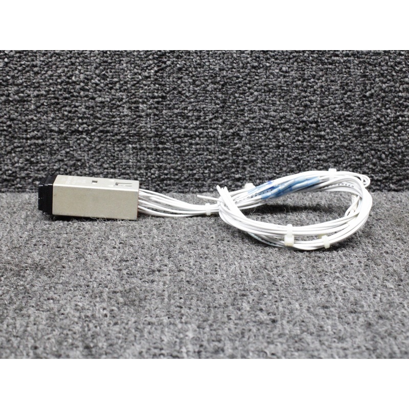 96182 (Alt: 582-10A4B0C1) Eaton Annunciator Switch (HDG GPS)
