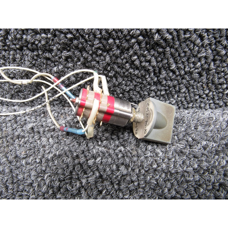 9M30-02-4-03N (Use: 09YY50019) Grayhill Switch Assembly with Knob