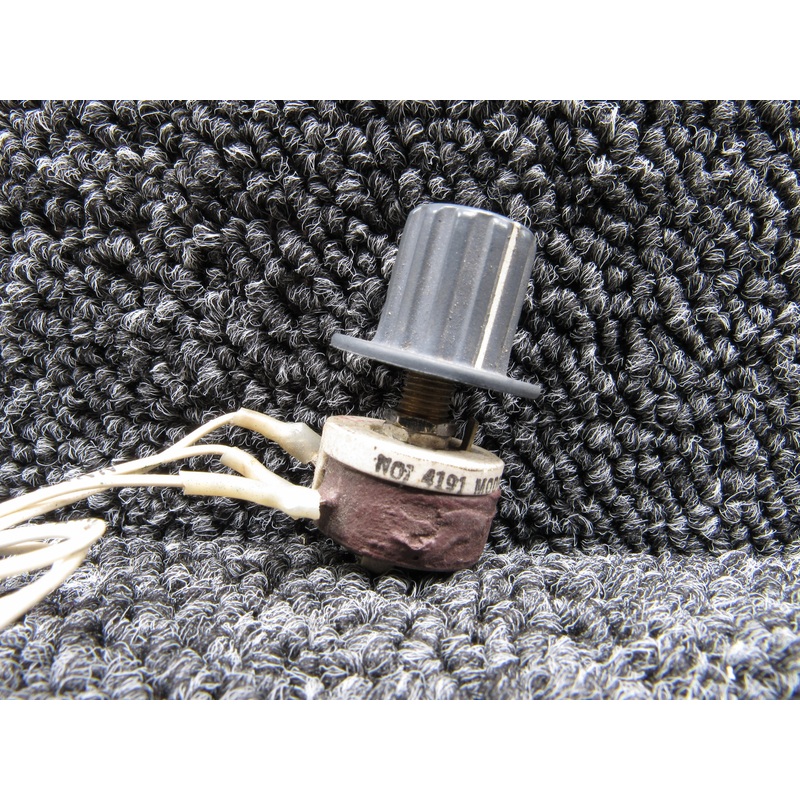 4191 Ohmite Model E Rheostat Assembly with Knob (10,000 Ohms, .035 Amps)