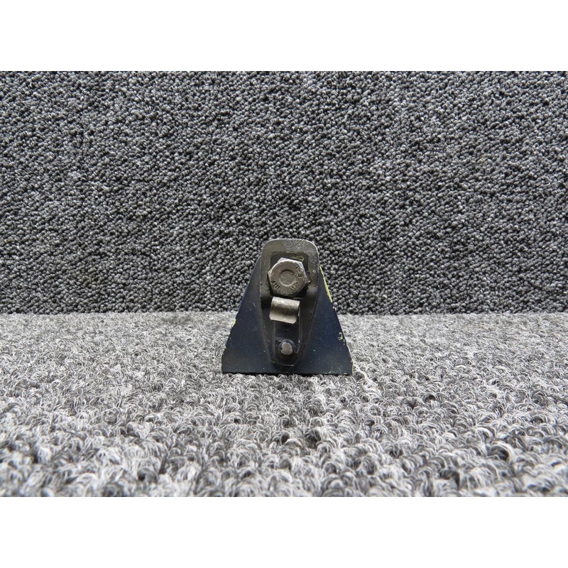 137111F10 Jetstream 31 Tab and Rudder Spigot Hinge Bracket