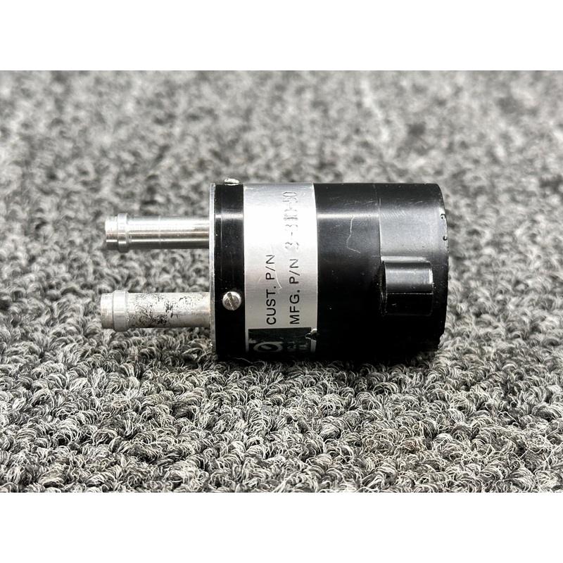 3-310-50 Uma Suction Gyro Indicator (Cracked)