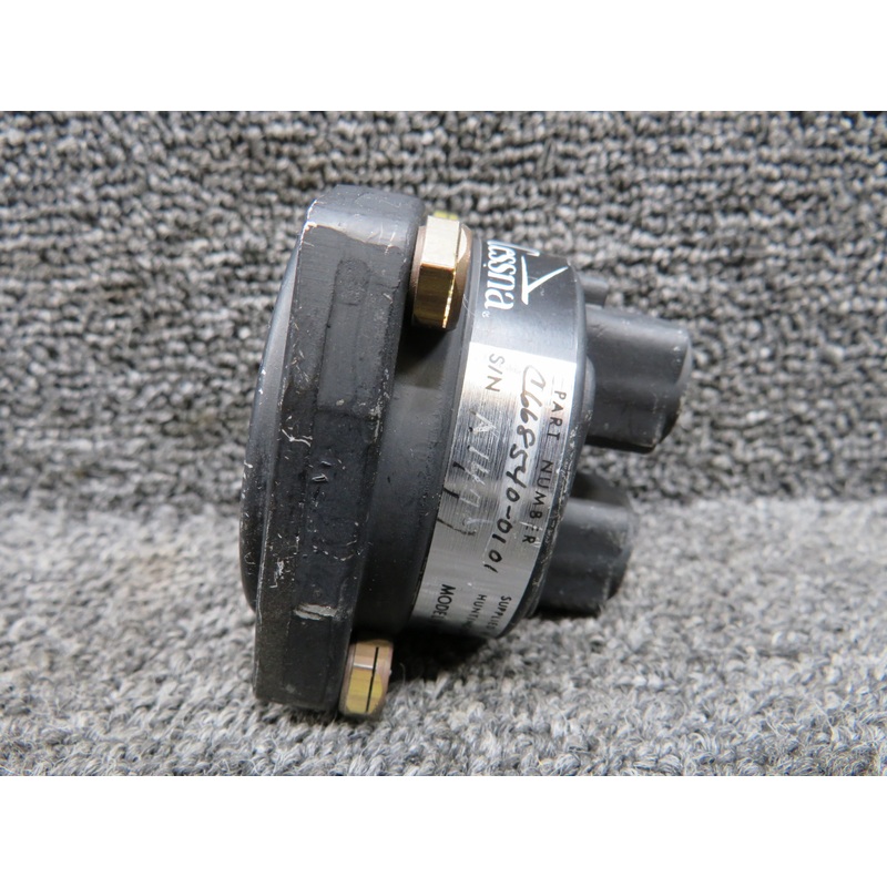 C668540-0101 UMA 3-102-1 Suction Indicator (Cracked Paint)
