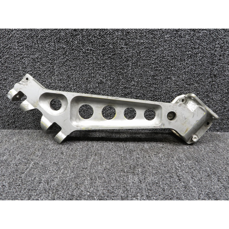 022A-13251 Mitsubishi MU2B26A Engine Mount