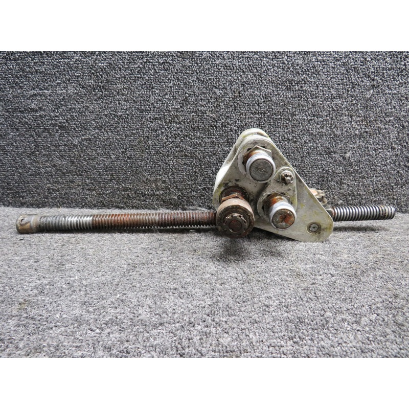 101A-16231-1 Mitsubishi MU-2B-10 Flap Fitting Assembly LH (Worn)