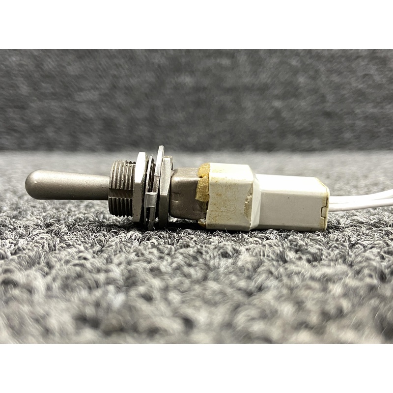 8868K52 (Alt: MS21346-271) Eaton Toggle Switch