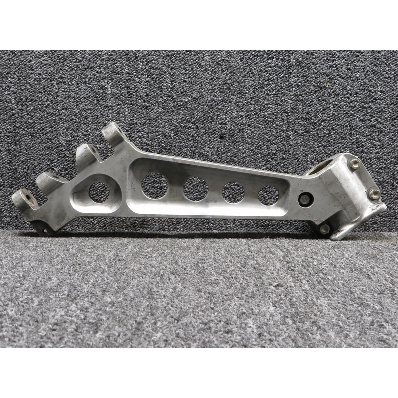 022A-13256-1 Mitsubishi MU2B60 Engine Mount