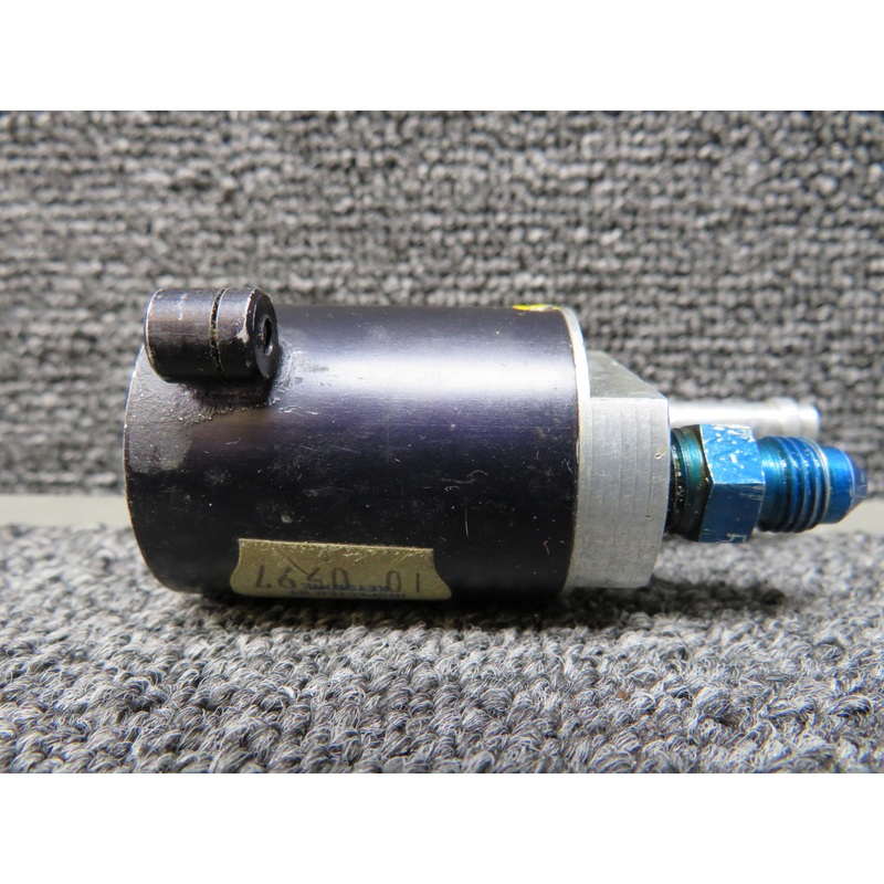 3-311-3 (Alt: 50561-000) UMA Inc Oil Pressure Gauge (Worn)