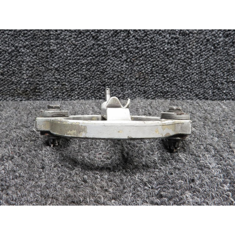 206-011-809-005 Bell 206BIII Pitch Horn Assembly (Chipped Paint)