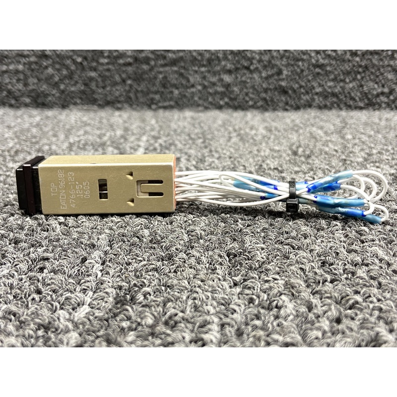 582-10A2B0C1-0519 (Alt: 96182) Eaton Traffic Push Button Switch