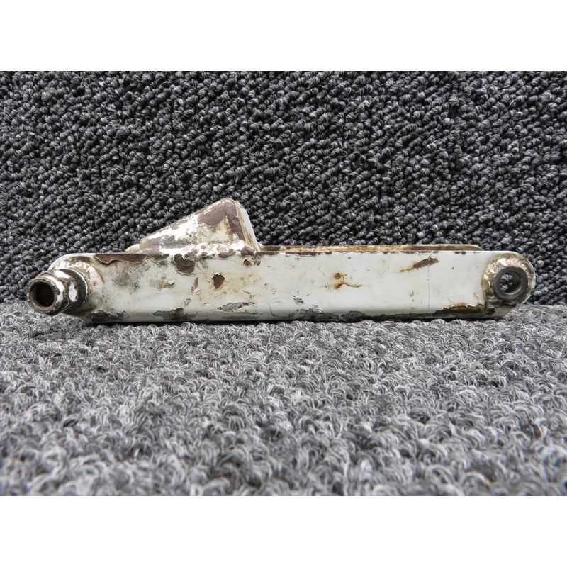 63383-000 Piper PA28-140 Lower Nose Link Assembly (Slight Rust)