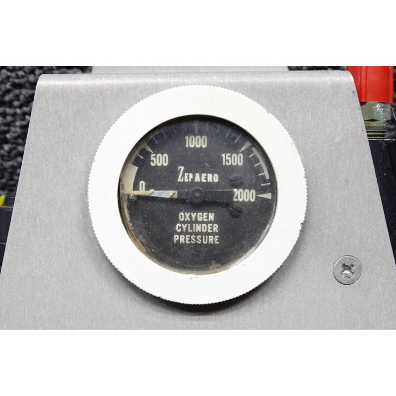 A2000 Alar Automatic Continuous Flow Oxygen Regulator with Gauge