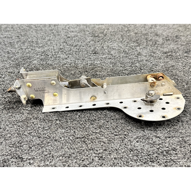 0851781-35 Hartwell Nacelle Baggage Door Latch with Lock (Colored)