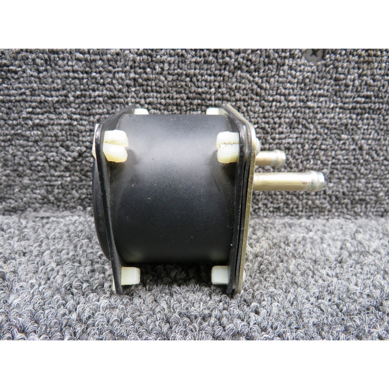 1G10-1 Parker Gyro Suction Indicator (Minor Rust)