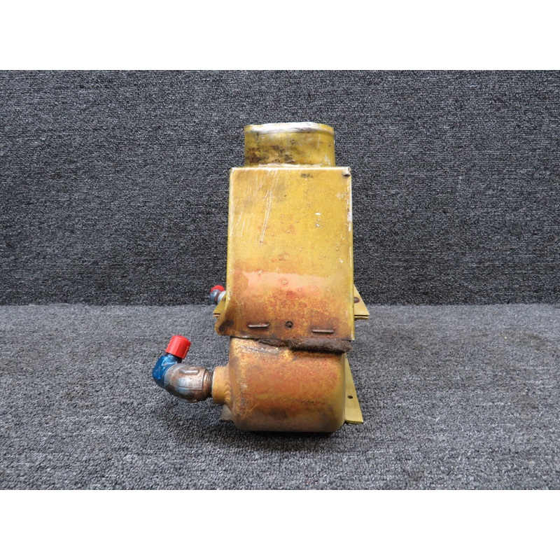 8523517 Harrison AP07AU06-02 Oil Cooler with Adapter (Minor Wear & Rust)
