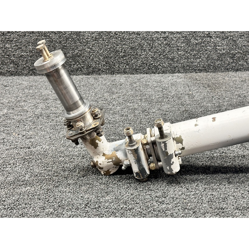 1085-L, 1069-L Thorp T-211 Main Landing Gear Assembly with Axle LH