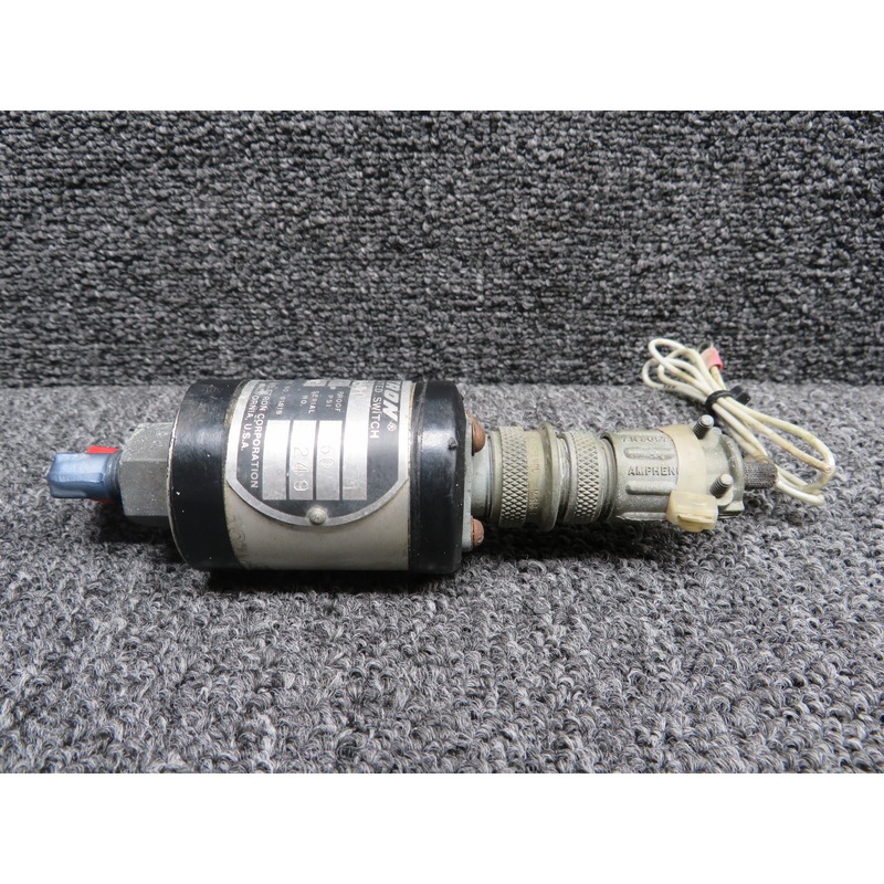 M620-3-40 Meletron Pressure Actuated Switch (Volts: 28) (Amp: 3)