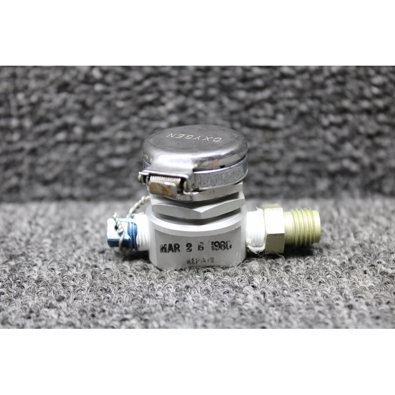 Z908 (Use: 9912057-15) Puritan Bennett Oxygen Outlet with Straight Fitting
