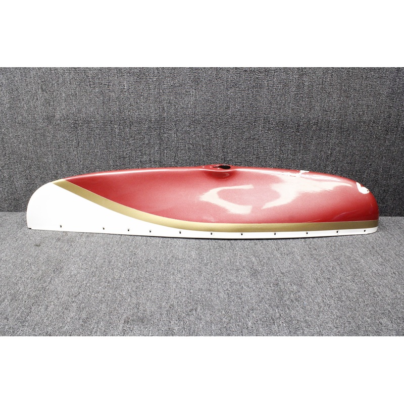 GF35115-01 Globe Fiberglass Wing Tip Assembly RH (Minor Cracks)