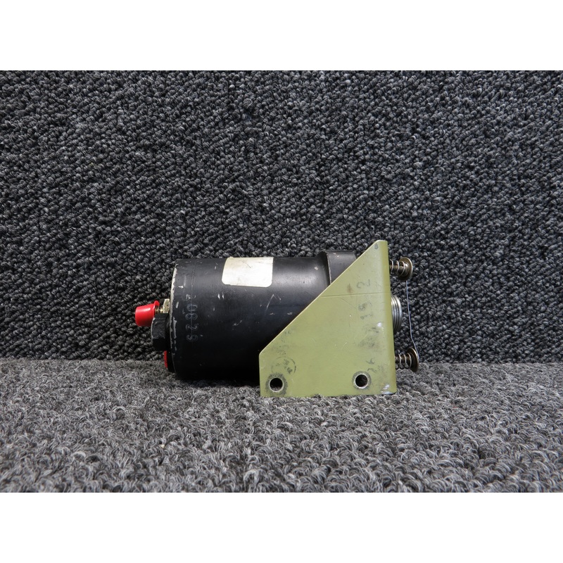 MS28005-3 (Alt: ST-4H) Gates Learjet Oil Pressure Transmitter with Bracket