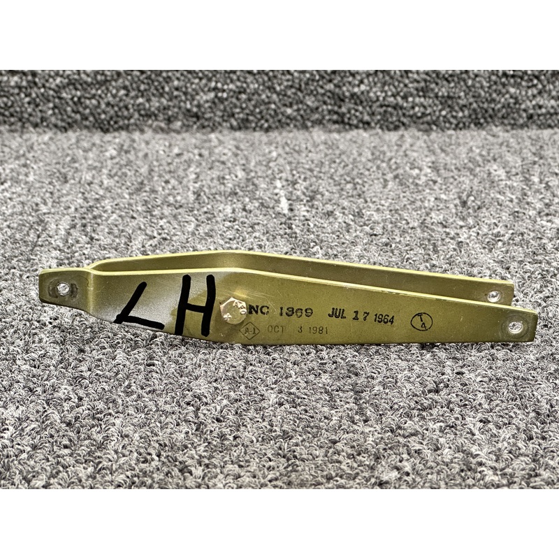 1369 Thorp T-211 Aileron Control Brackets Assembly