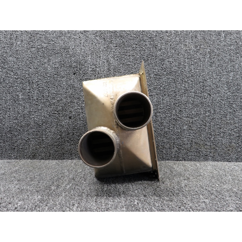 8538249 (Alt: 6608060-2) Harrison HE-29-183 Engine Oil Heat Exchanger (Dent)