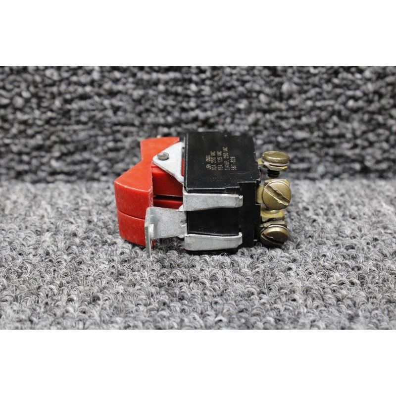 99377-056 (Alt: 587-829) Eaton Dual Master Rocker Switch