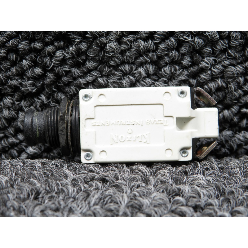 7277-2-3 Klixon Push Circuit Breaker (Amps: 3)