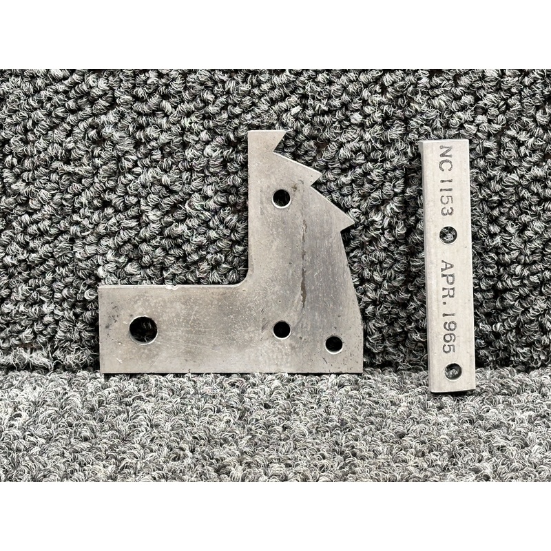 1110, 1153 Thorp T-211 Flap Control Brackets