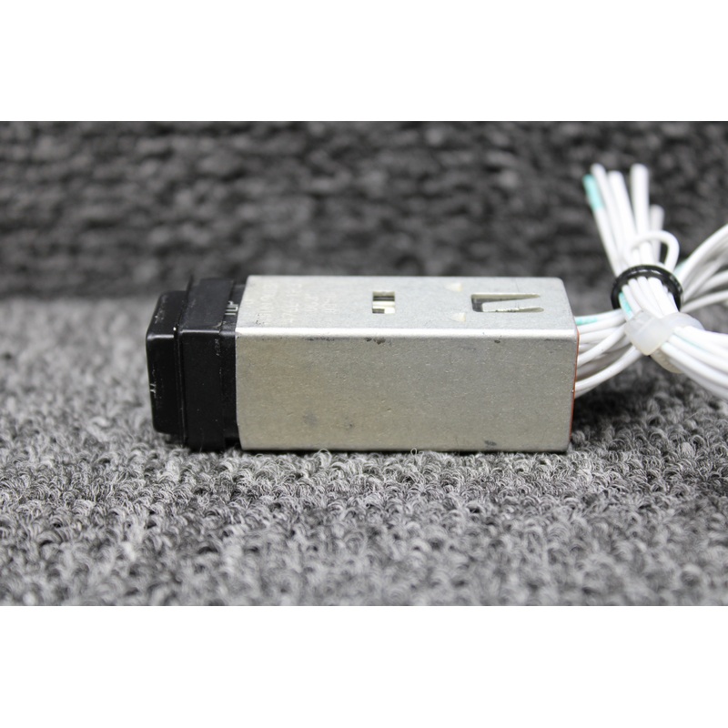 96182 (Alt: 4766-123) Eaton Annunciator Switch (HDG, GPSS)