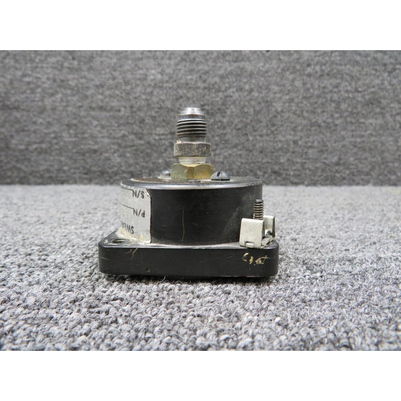 AW-17-8-27-E (Alt: 26-83001-1) US Gauge Oxygen Pressure Gauge (Worn Inner Face)