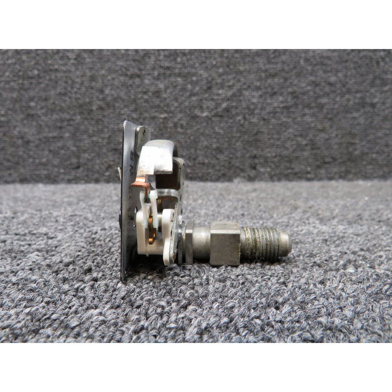 Q-21508-A Stewart-Warner Oil Pressure Gauge