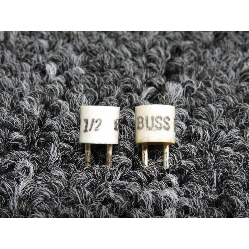 GMW-1-2 Bussmann Small Fuse Set of 2 (Amps: 1-2)