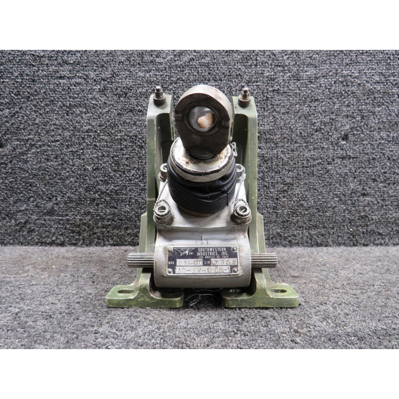 LAC-JW-1008-1 Southwestern LA-410 Actuator w Mount Brackets (Chipped Mount Hole)