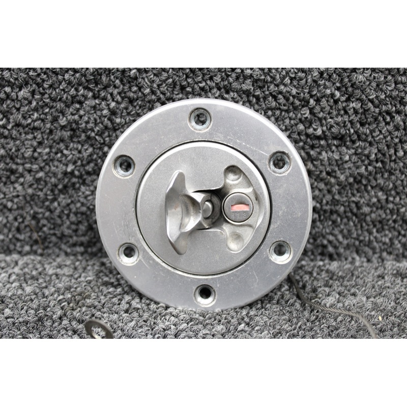 A36L Diamond DA40-180 Newton Fuel Cap Assembly with Chain (Locking, No Key)