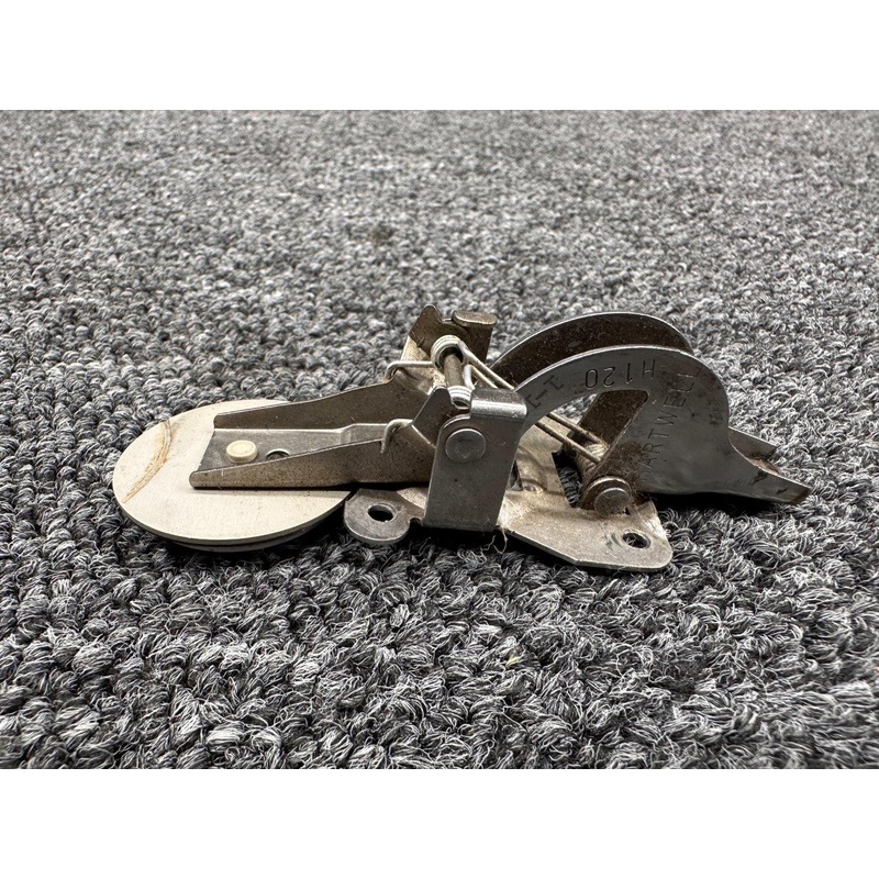H120-1-125-406 (Alt: S2455-1) Hartwell Baggage Door Latch Assy