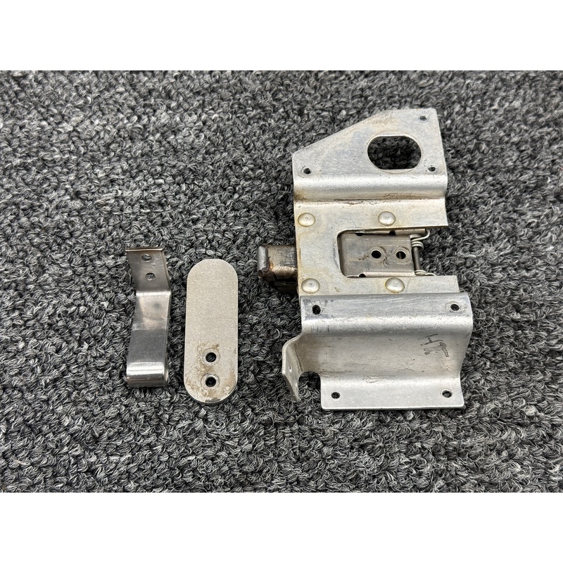 H75-K497 (Use: S1189-2) Hartwell Baggage Door Latch Assembly