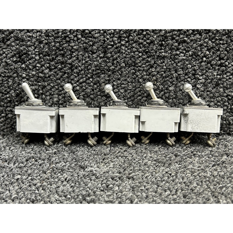 7270-1-5, 7270-5-30 Klixon Toggle Switch Breaker Set (Amps: 5, 30)