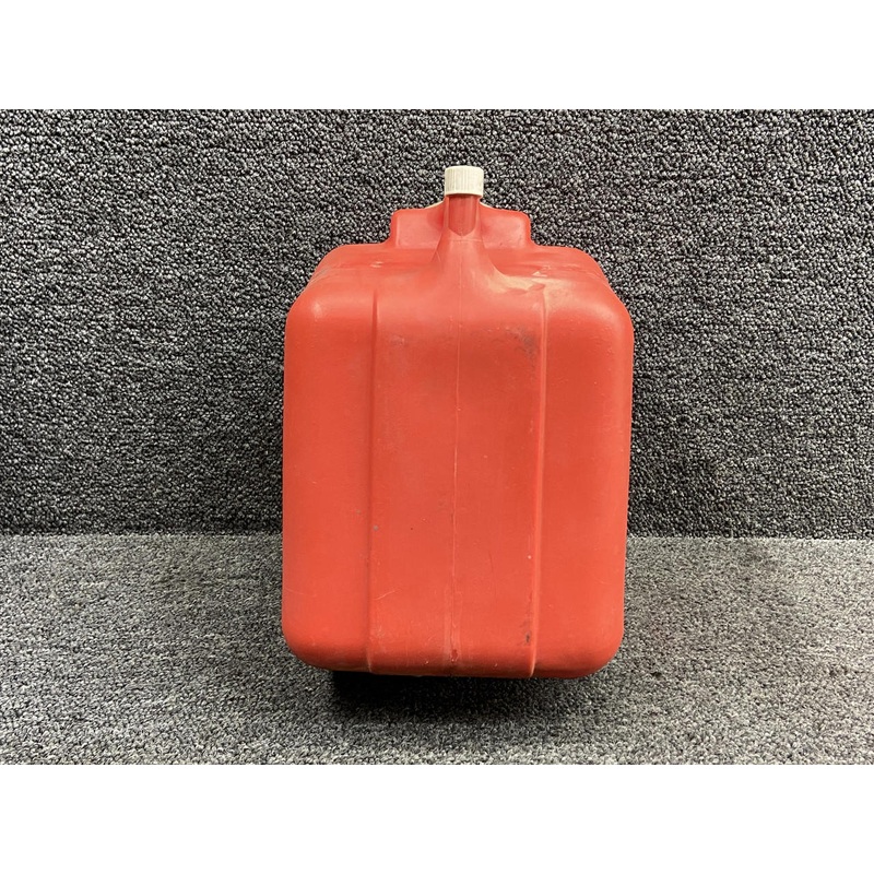 Igloo Emergency Fuel Jug Assembly (Capacity: 2.5 Gallons)